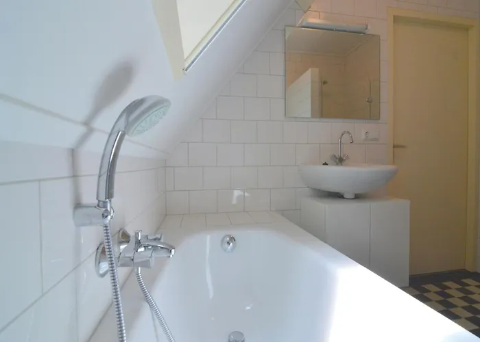 Vakantiehuis In With Garden *