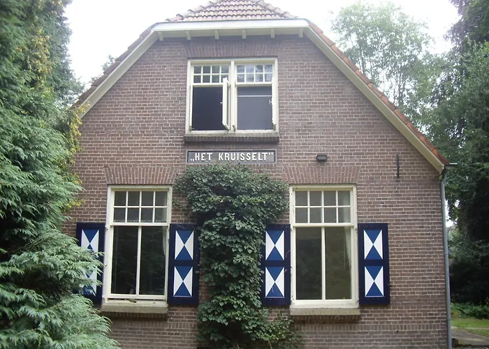 Vakantiehuis In With Garden